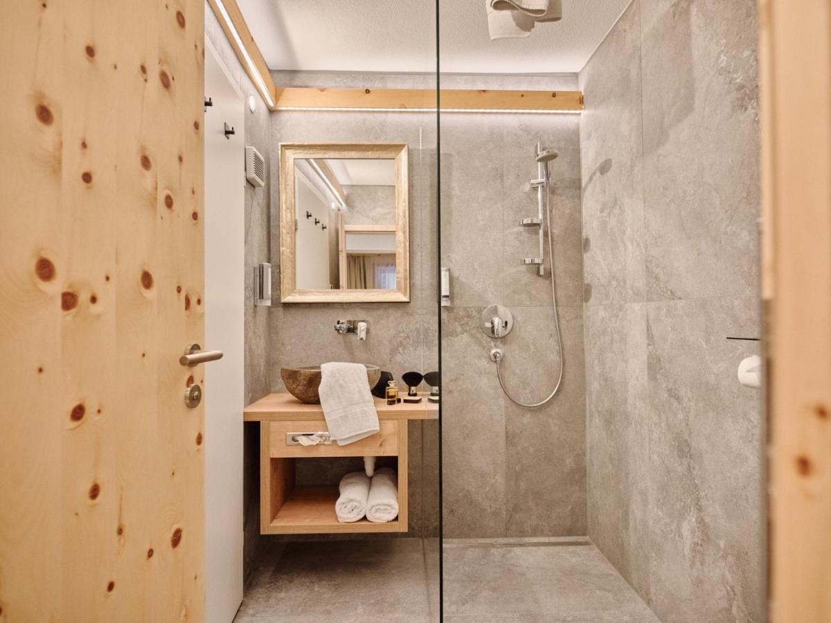 Boutique Apartment Sonnenhang - Incl Rooftop Spa 弗利斯 外观 照片